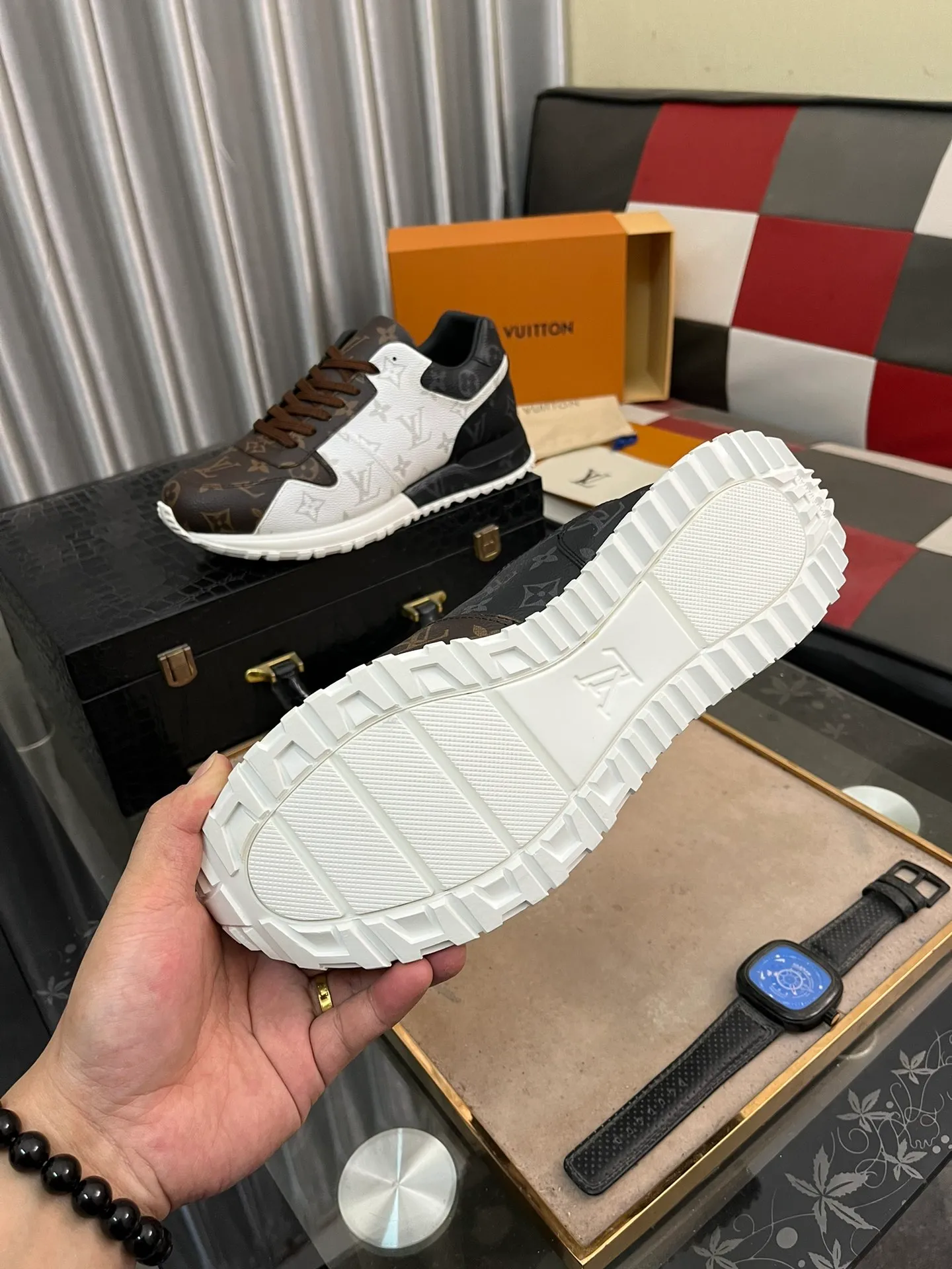 Men's shoes 💰540⌚️⌚️LV Louis Vuitton. The latest fashionable casual shoes are popular in physical stores. New spring and summer comfortable imported custom original cowhide, unique jacquard fabric element design. With sheepskin lining, Lv original base, [sun][sun] high-end packaging and high quality💪Details determine quality, code number 38-44